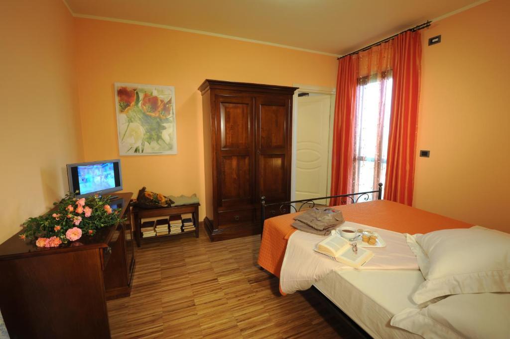Villa Vecchio Castagnito Szoba fotó